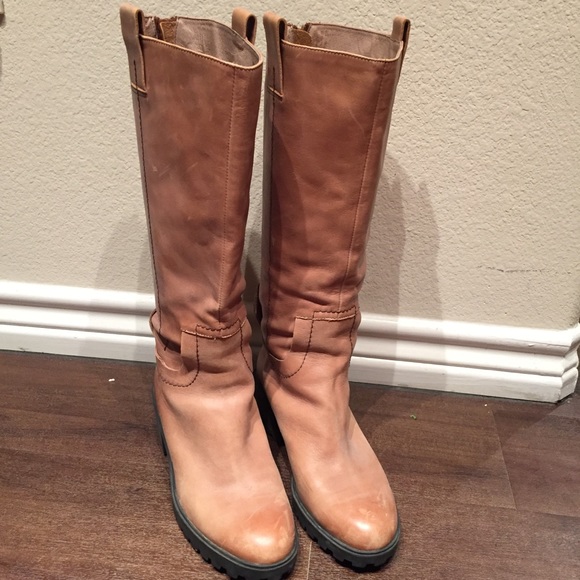 Joy&Peace Boots - Picture 2 of 8